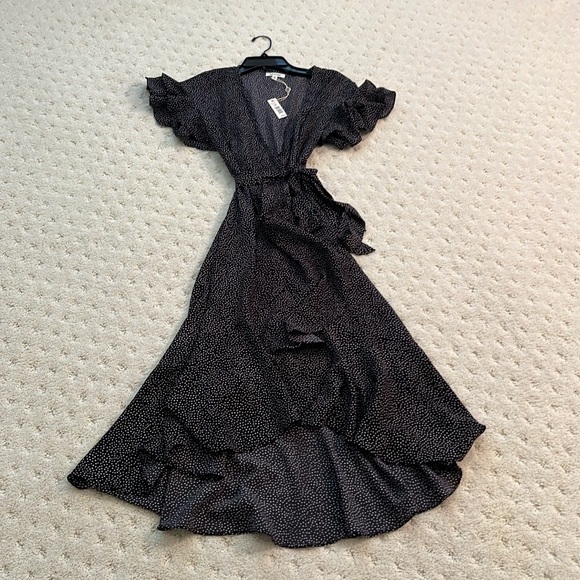 Max Studio Dresses & Skirts - MAX STUDIO wrap dress